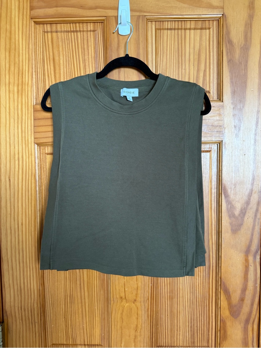 Evereve Olive Sleeveless Crewneck Top, Size Small